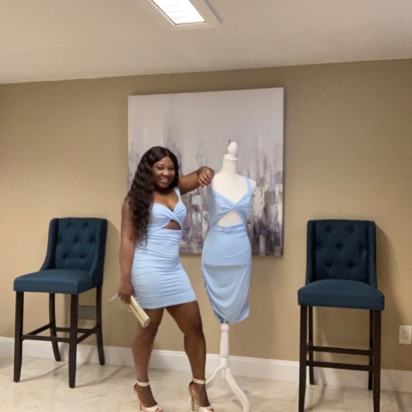 Baby blue dress - Picture 5 of 9